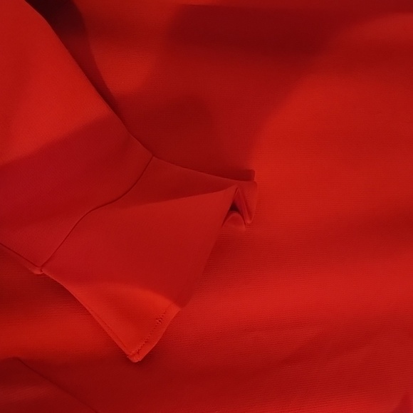 Ann Taylor beautiful red color and material dress size 0 worn once - Picture 3 of 4